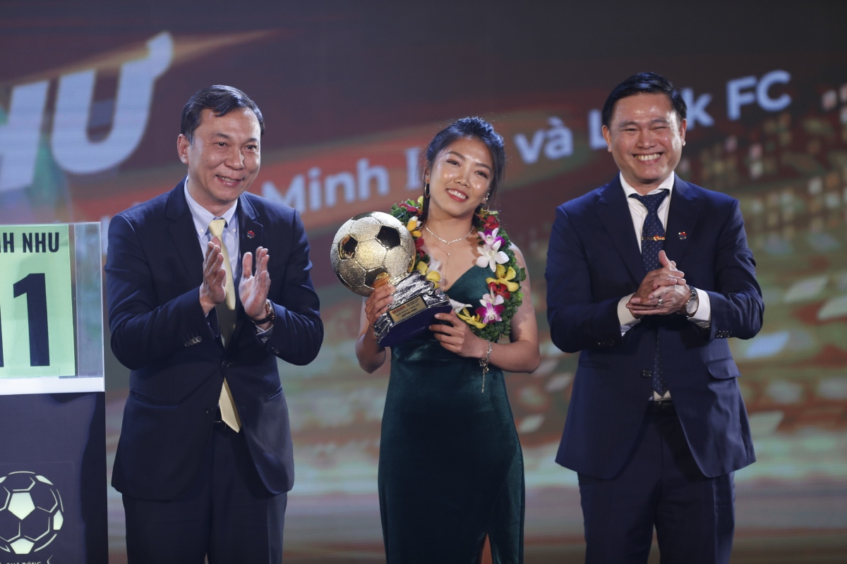 Giải VĐQG Bồ Đào Nha và Lank FC chúc mừng Huỳnh Như